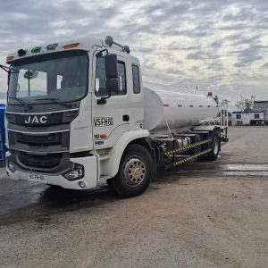 Camion Aljibe Jac año 2026 4×2 Runner HFC cap. 10.000 L # Ref.80