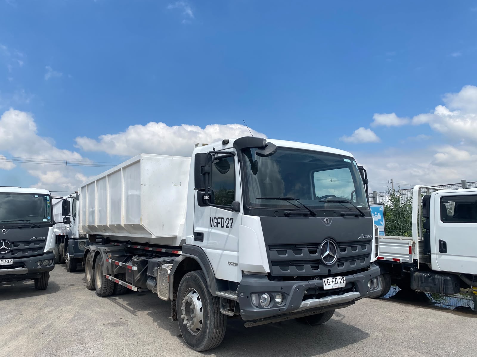 Camión Ampliroll , Mercedes Benz Atego 1729 KO/48 AT 2026 REF#27